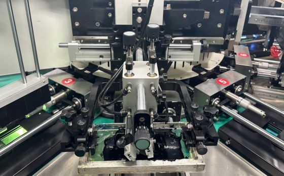 دستگاه چاپ UV خودکار و خشککننده CNC 1-2 رنگ، 60 عدد در دقیقه